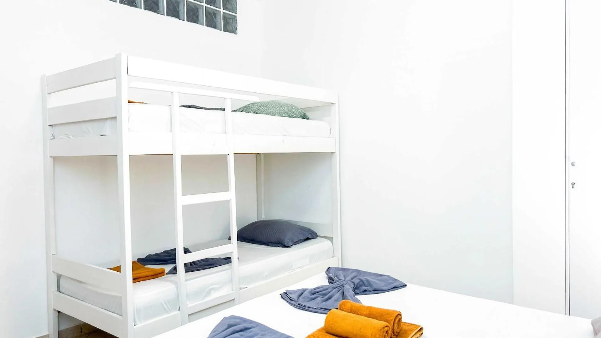Azzurro 617 Apartment Durres Albania